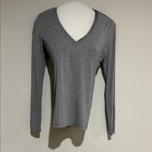 White House Black Market Gray V-Neck Long Sleeve Tee